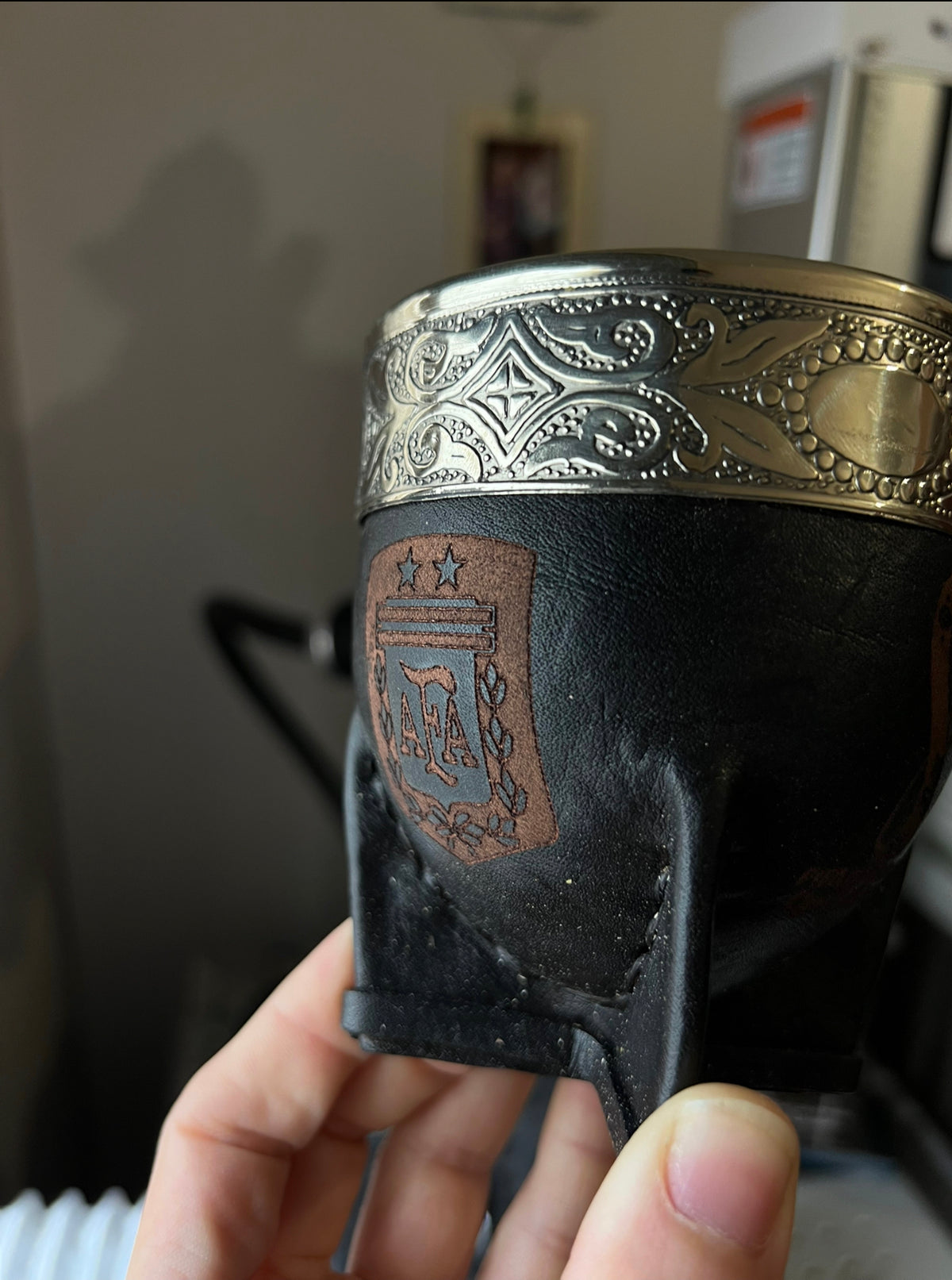GRABADO EN COSTADO DEL MATE