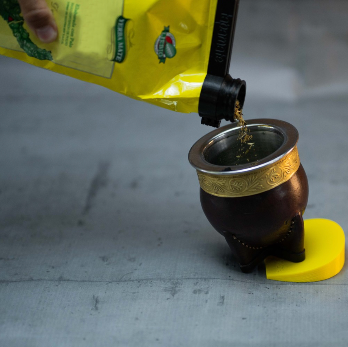 Pico Vertedor para Yerba